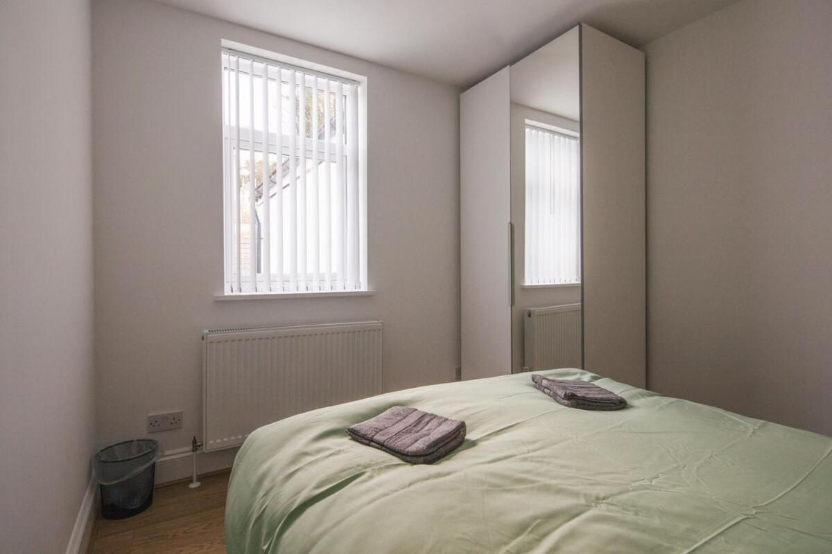 Spacious 3 Bedroom Home With Ps5 And Pool Table Near O2 Arena Canary Wharf And Elizabeth Line To Central لندن المظهر الخارجي الصورة