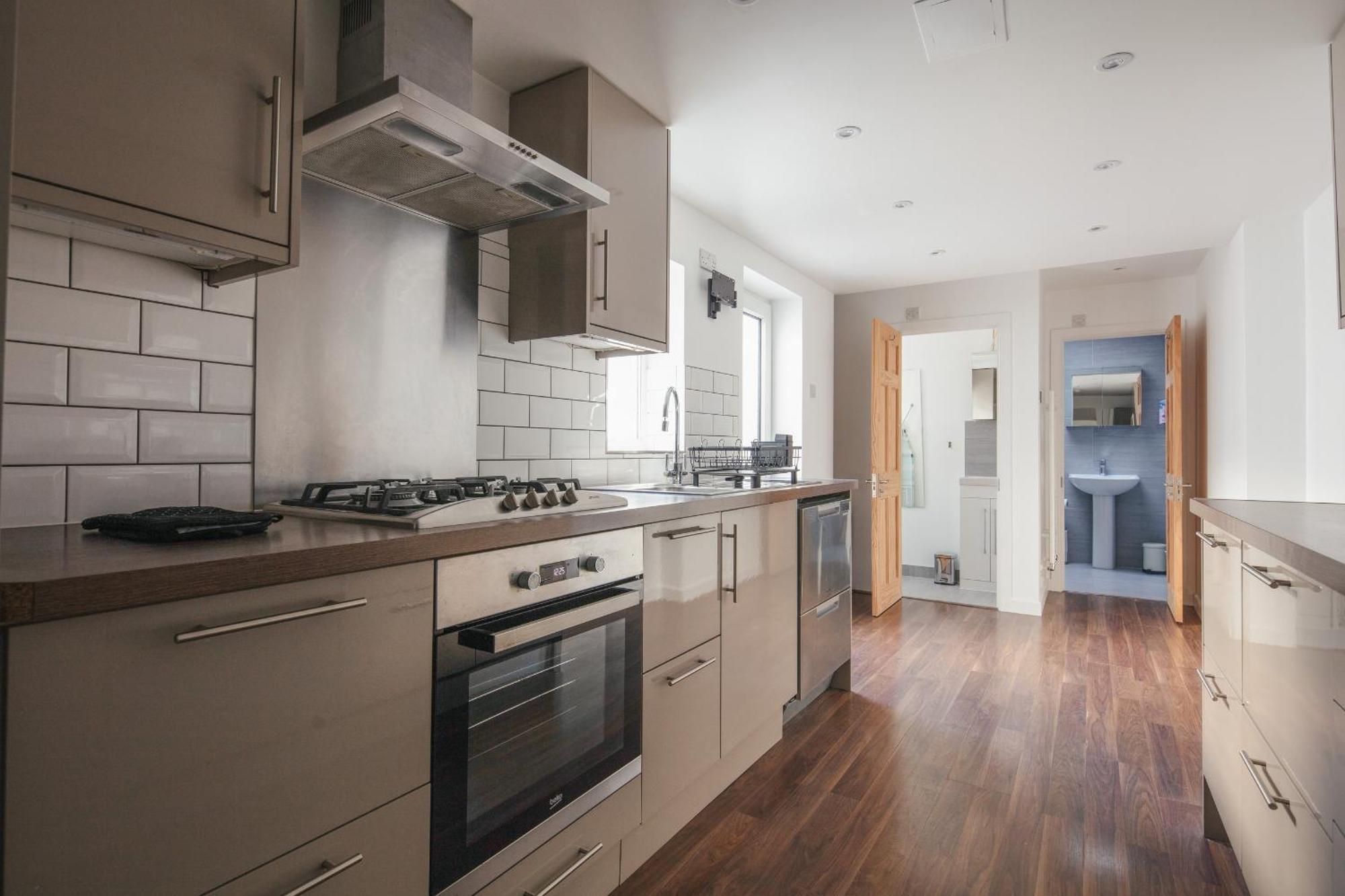 Spacious 3 Bedroom Home With Ps5 And Pool Table Near O2 Arena Canary Wharf And Elizabeth Line To Central لندن المظهر الخارجي الصورة